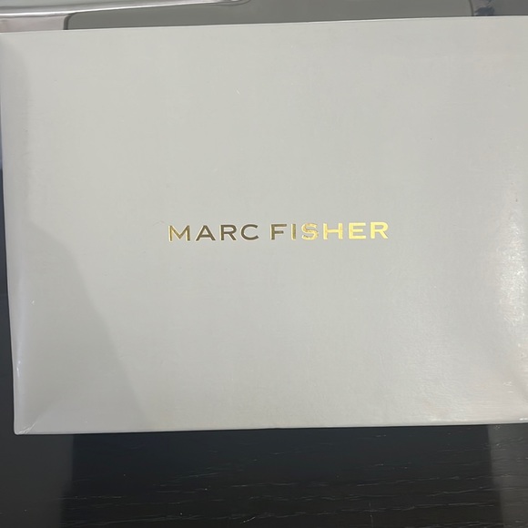 Marc fisher silver heels - Picture 1 of 4